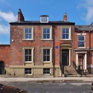  Guest house 114 Coltman Street Hull United Kingdom