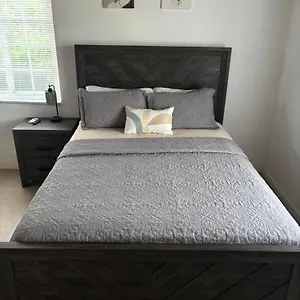 Apartment Crosbies Large Modern Space, Cedar Grove